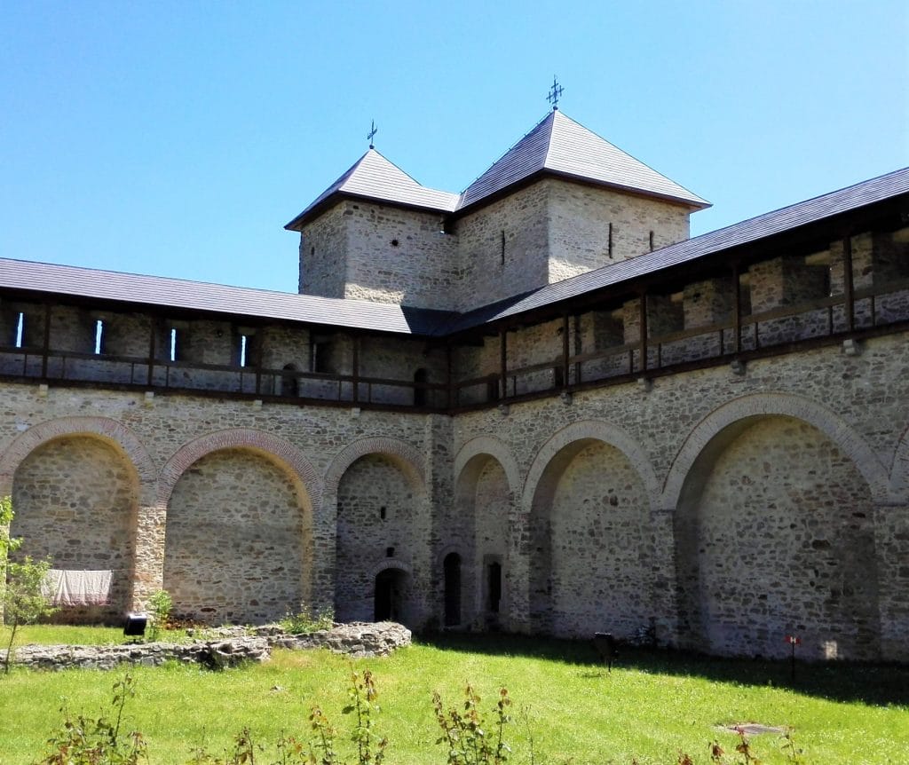 dragomirna monastery walls